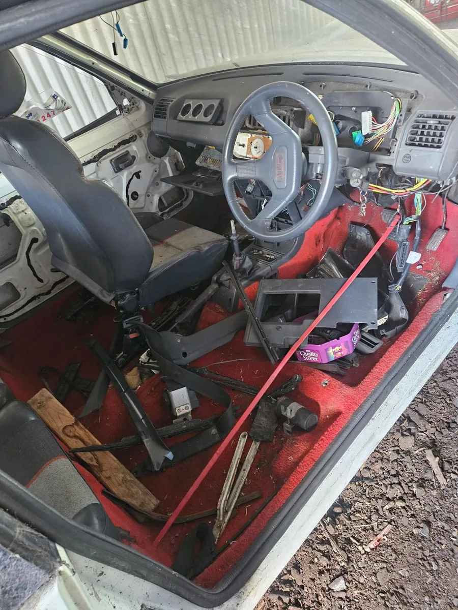Peugeot  205 gti  1.9 - Image 4