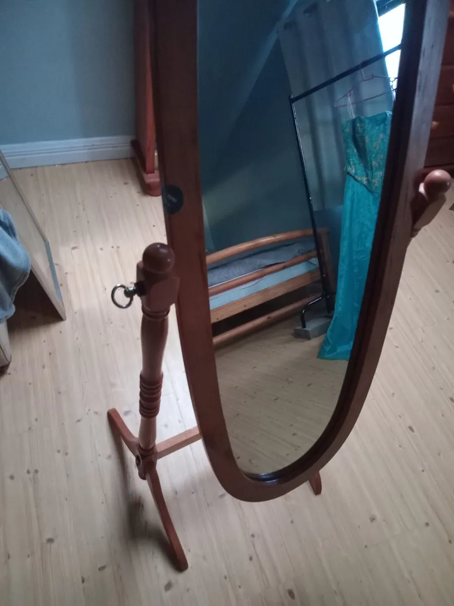 Free standing mirror - Image 3