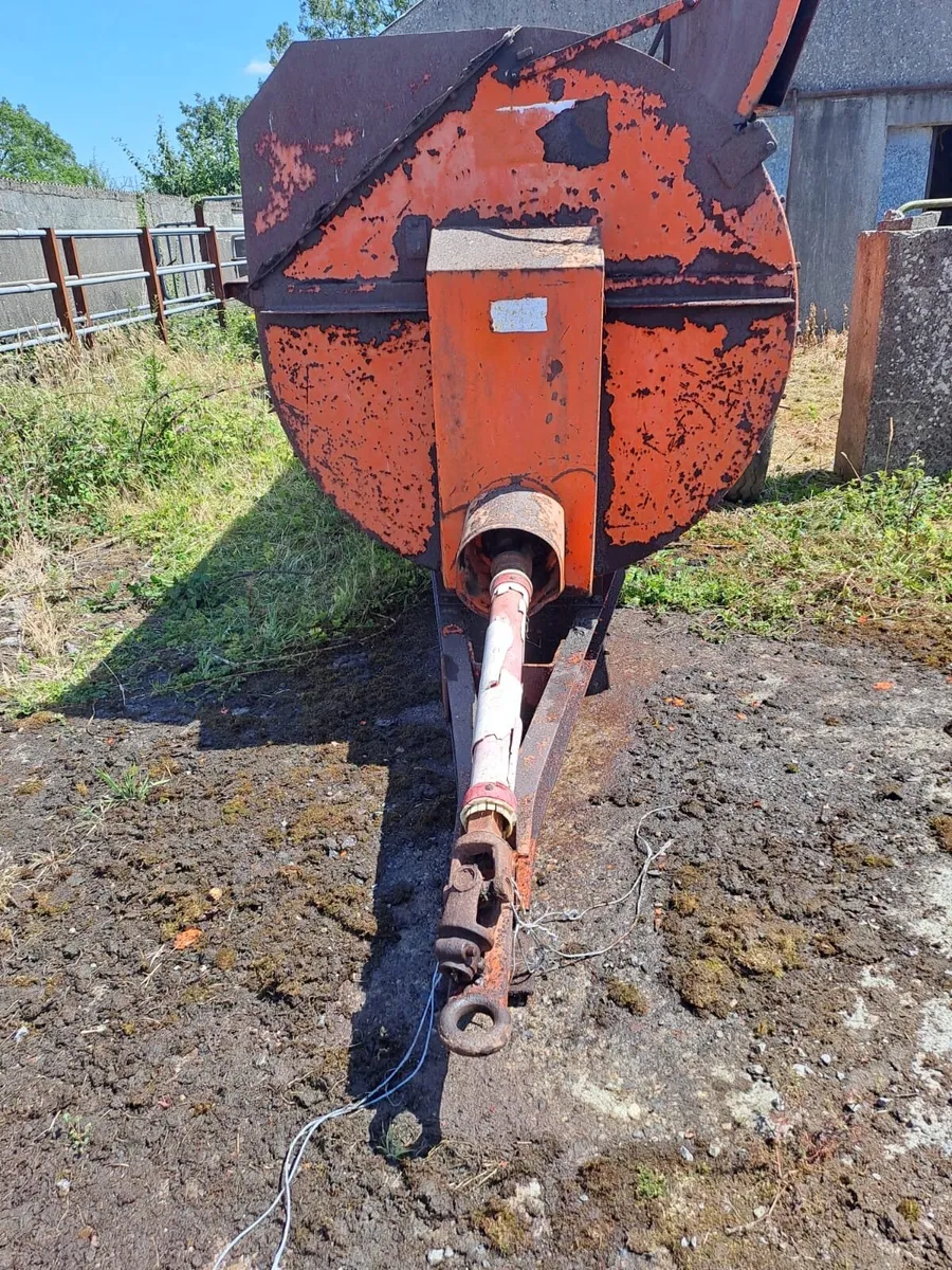 Howard Dung Spreader - Image 2