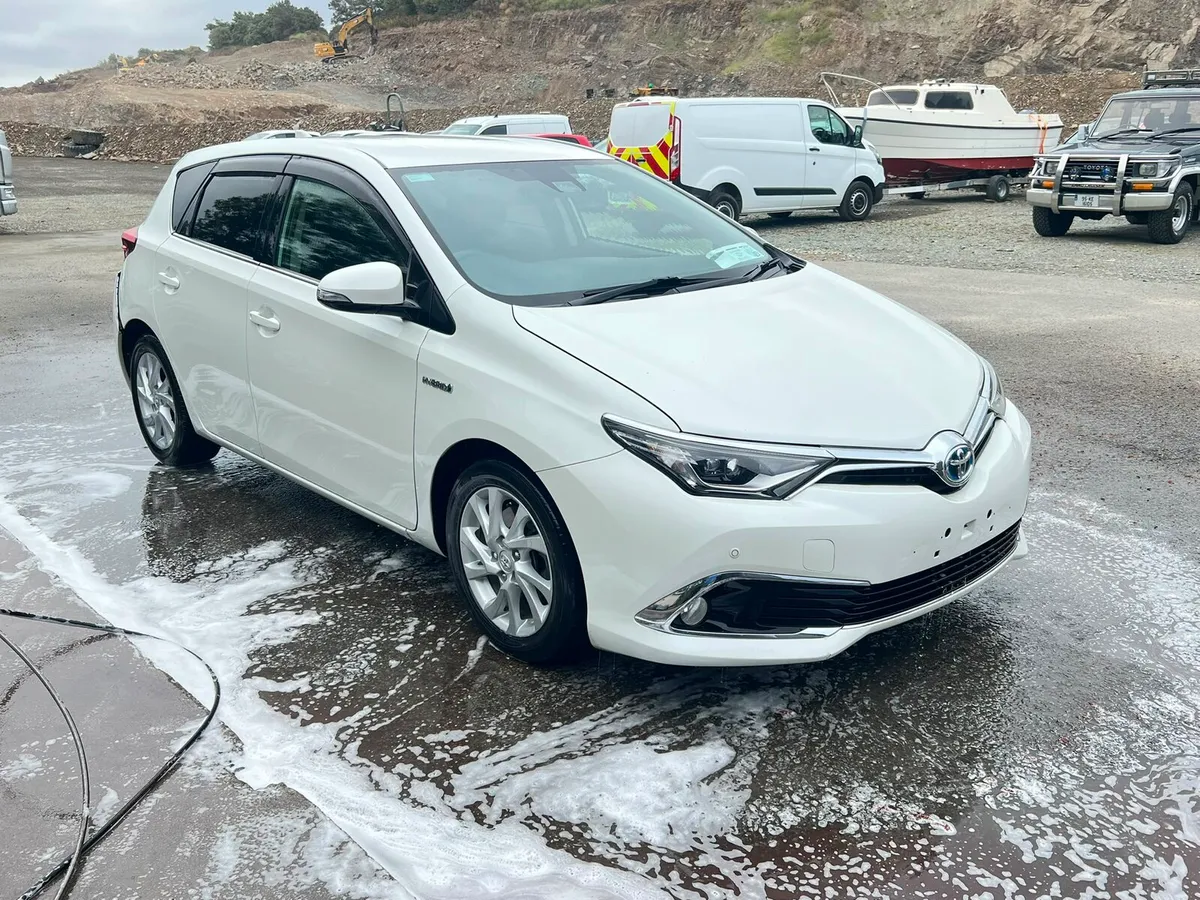 Toyota Auris Hybrid 1.8 Auto 2016 - Image 1