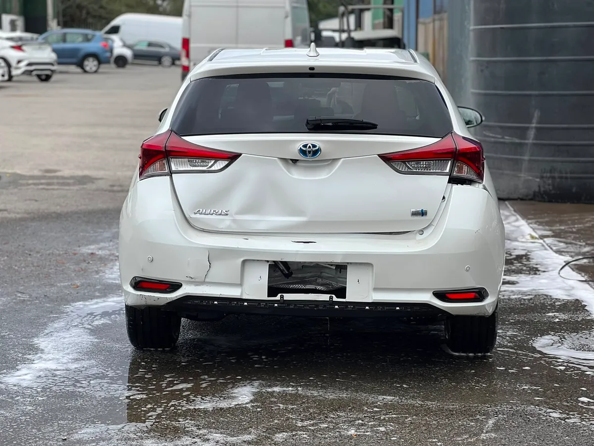 Toyota Auris Hybrid 1.8 Auto 2016 - Image 4
