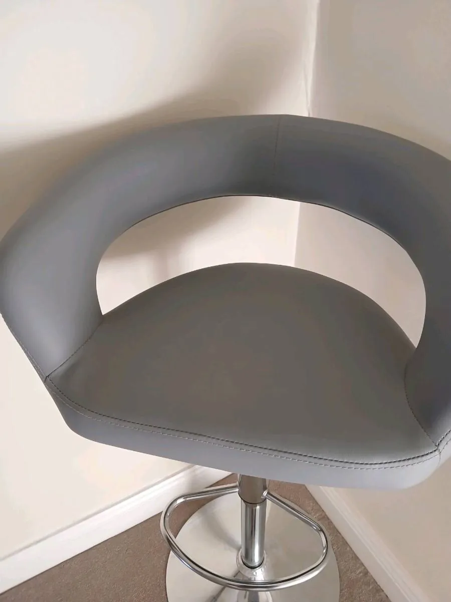 Chair - Image 2
