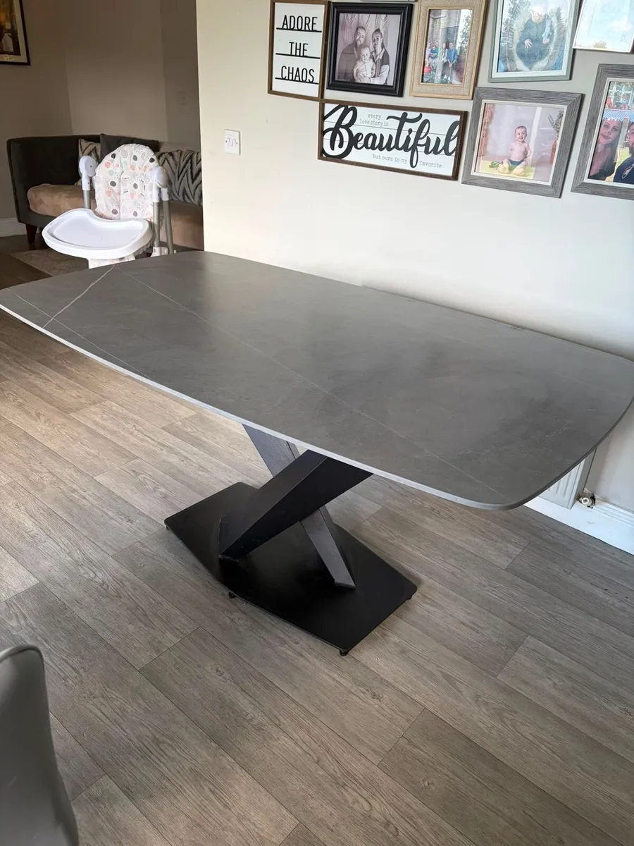 Kitchen table with 6 chairs - Image 4