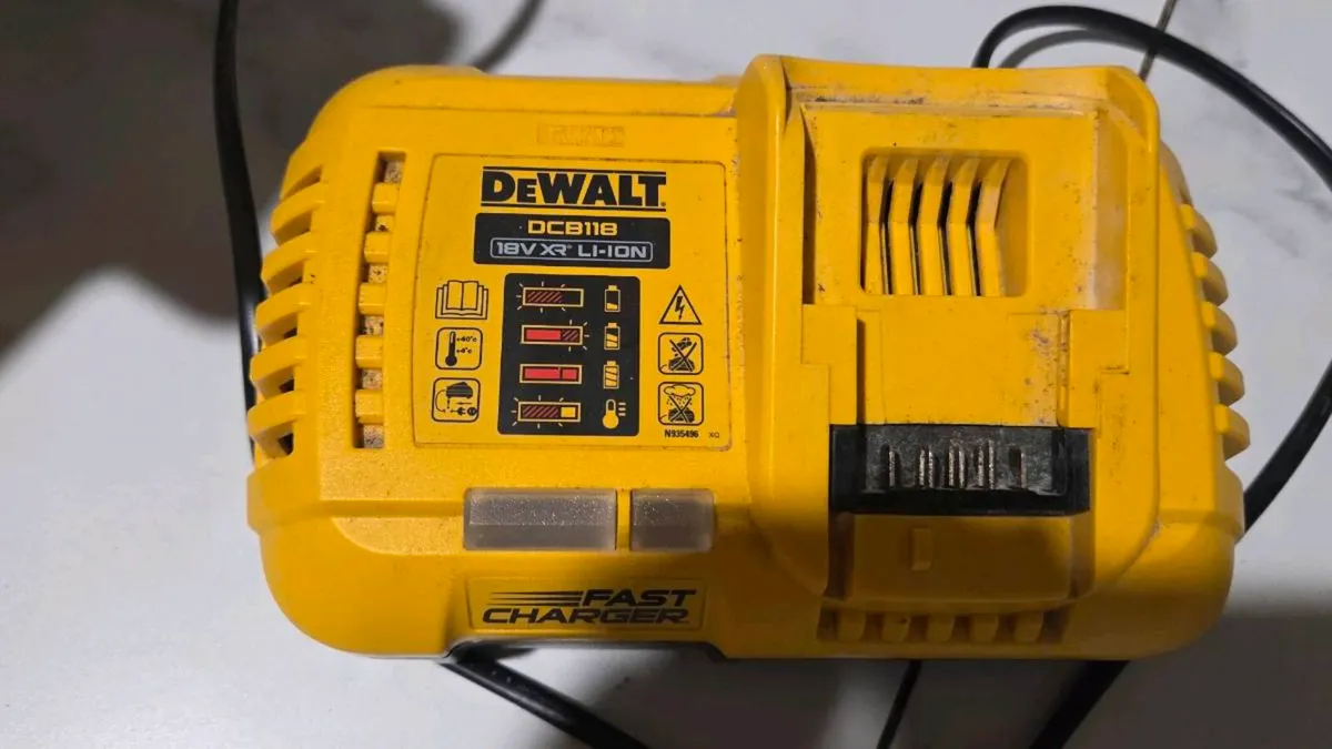 Dewalt DCG414 54V Grinder - Image 4