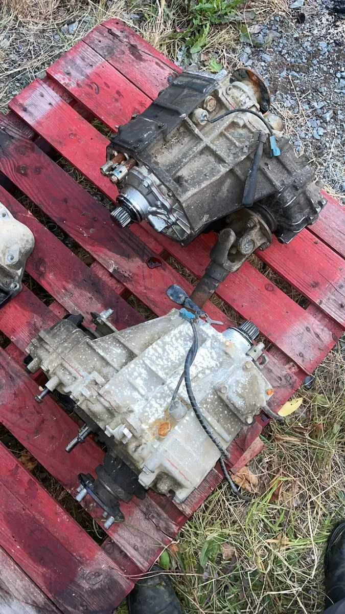 Toyota LandCruiser gearbox and transfer boxes - Image 2