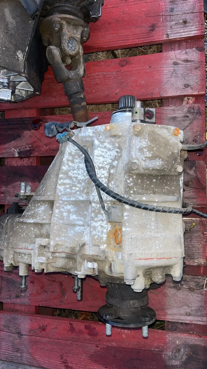 Toyota LandCruiser gearbox and transfer boxes - Image 3
