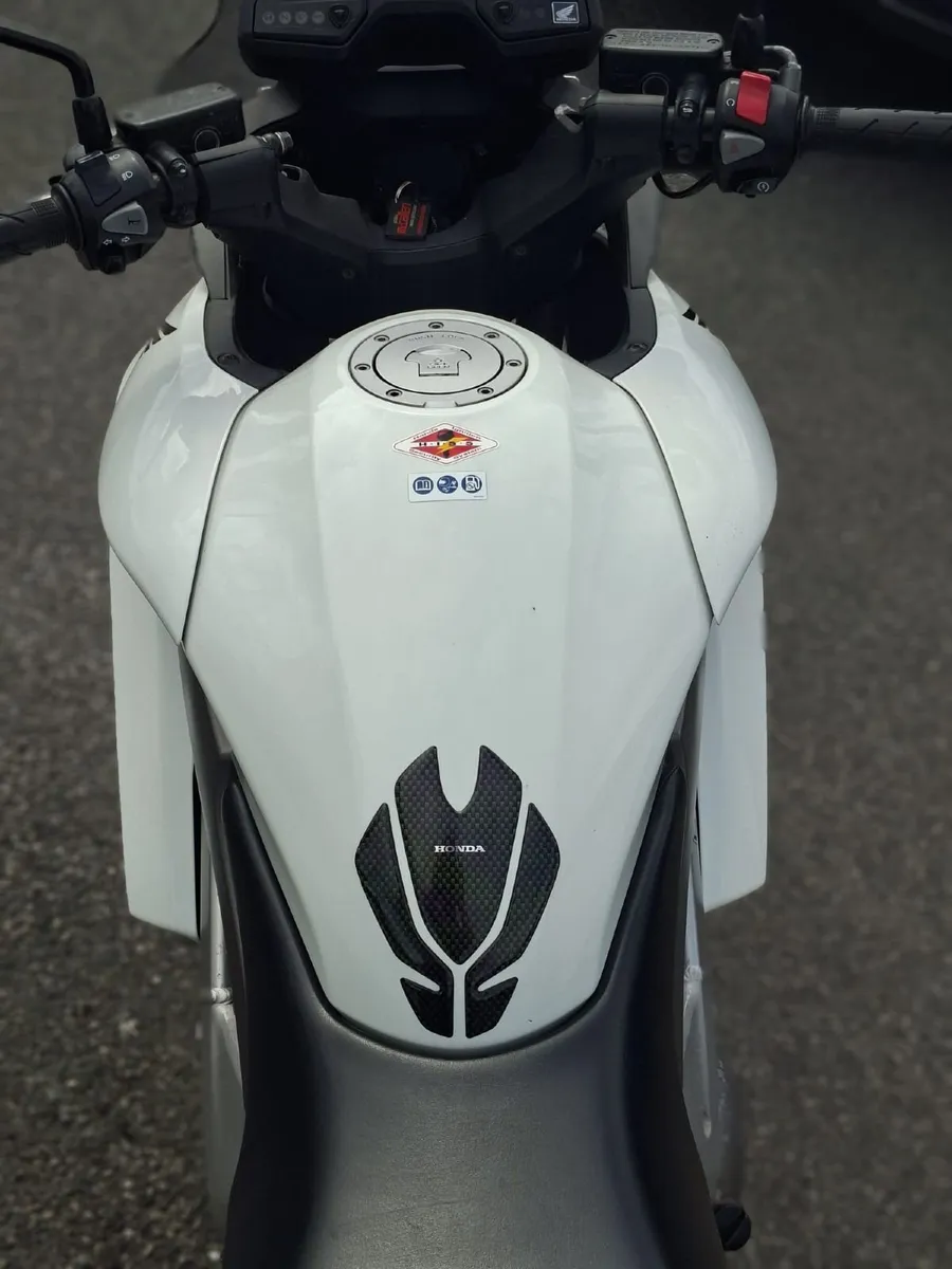 Honda VFR 800x Crossrunner - Image 2