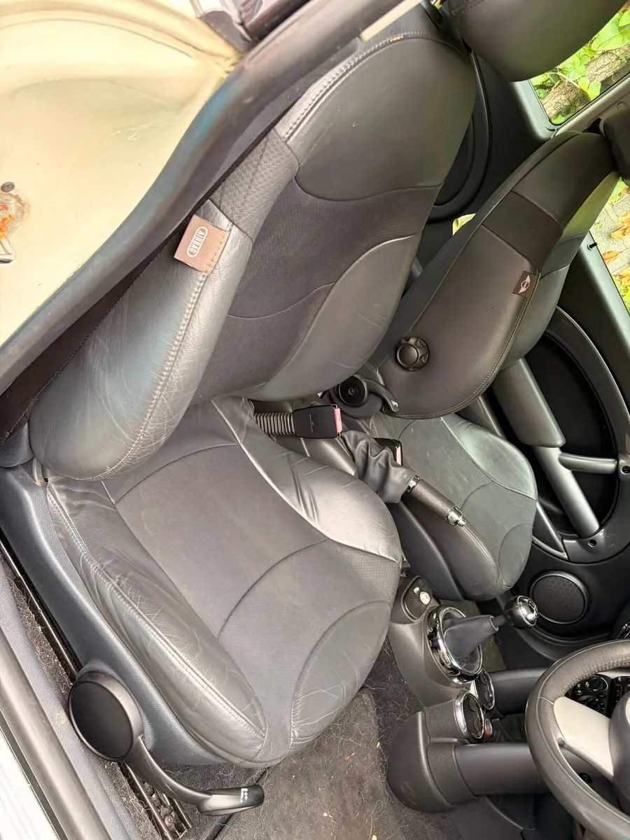 2005 Mini Cooper 1.6 - Image 2