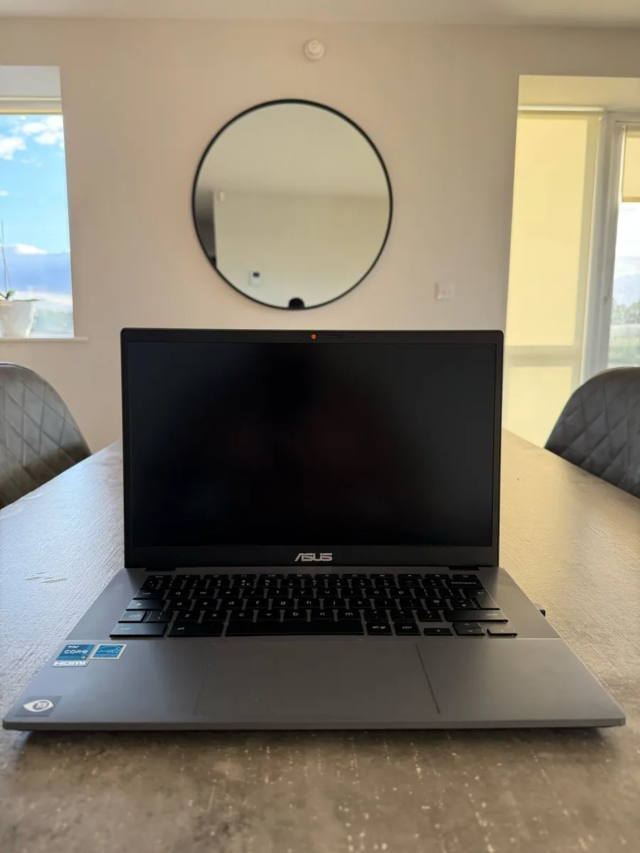 ASUS Chromebook for Sale - Like New Condition! 💻 - Image 3