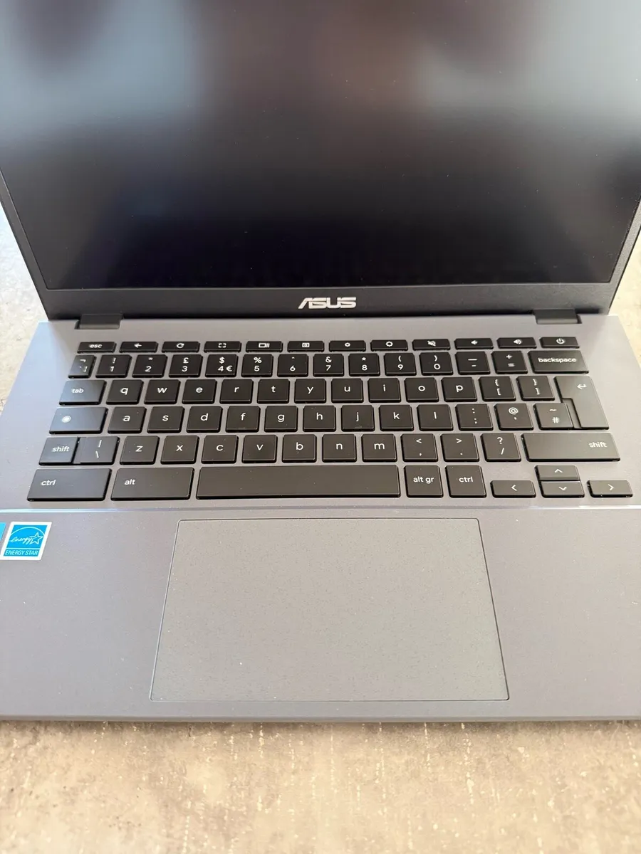 ASUS Chromebook for Sale - Like New Condition! 💻 - Image 4
