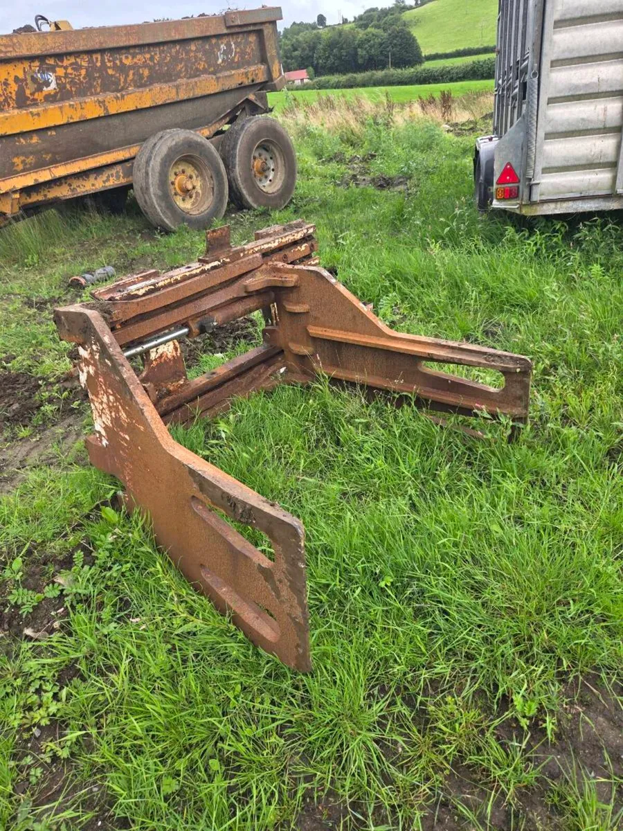 Forklift bale grab - Image 1
