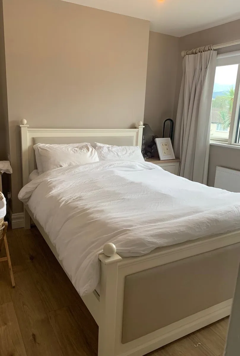 Bedroom furniture - Image 1