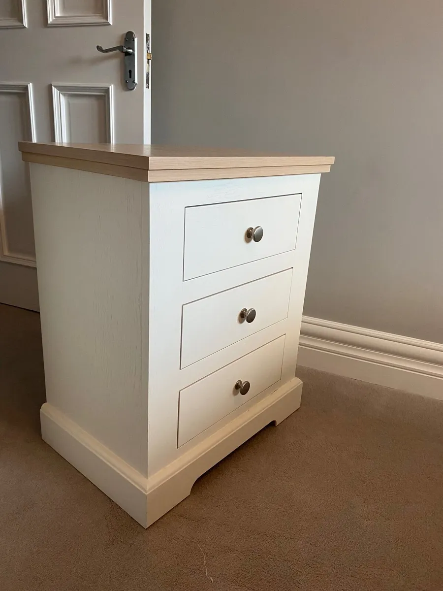 Bedroom furniture - Image 3