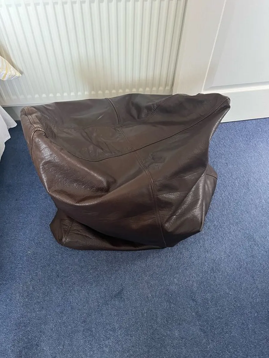Leather bean bag - Image 3
