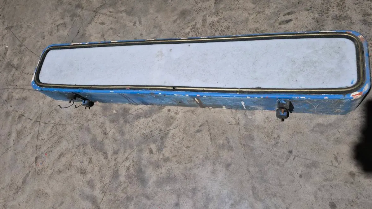 Old light box off truck - Image 2