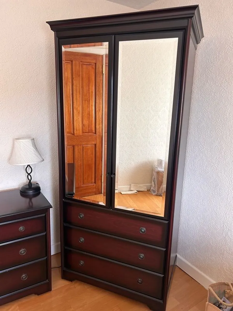 2 door mirrored wardrobe and chest of drawers - Image 1