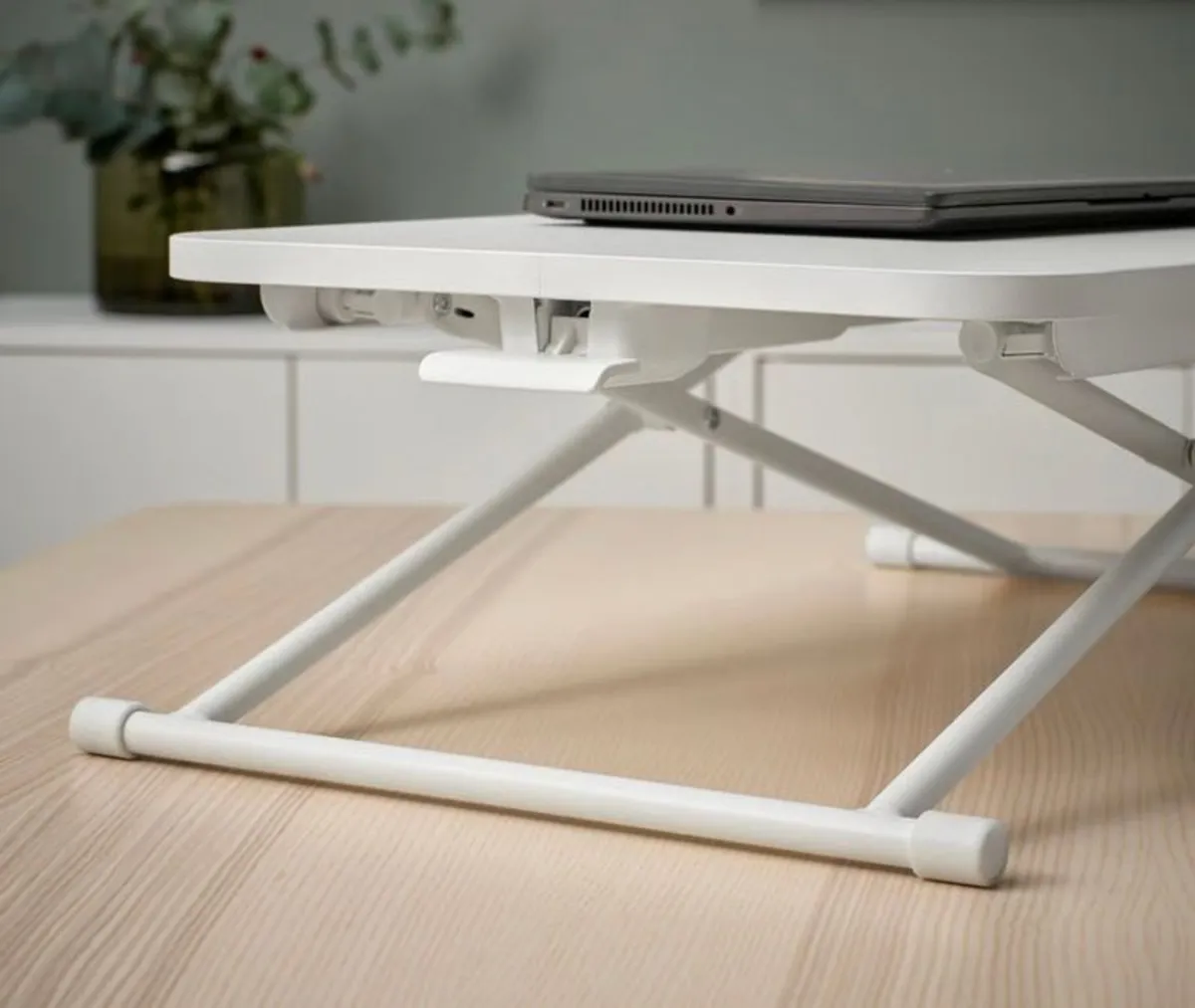 Foldable laptop stand - Image 1