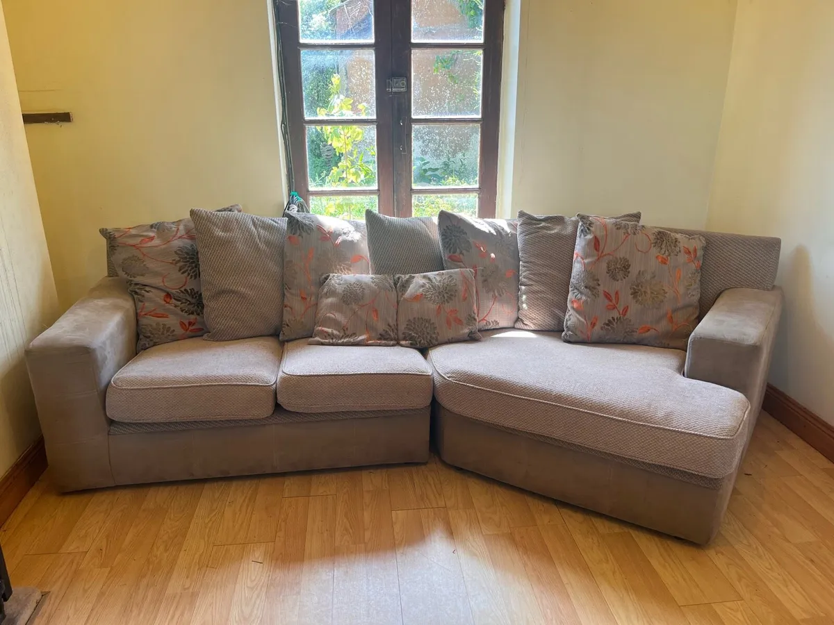 Sofa  couch - Image 4