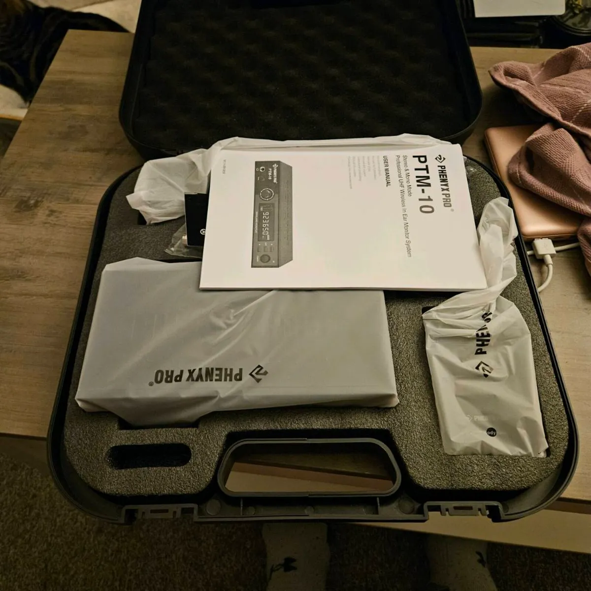 Phenyx Pro PTM-10-1B IEM System (UK / 555-575MHz) - Image 3