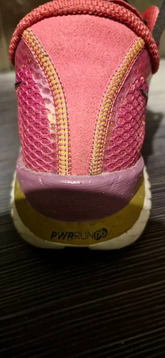 Saucony carbon runners - Image 3