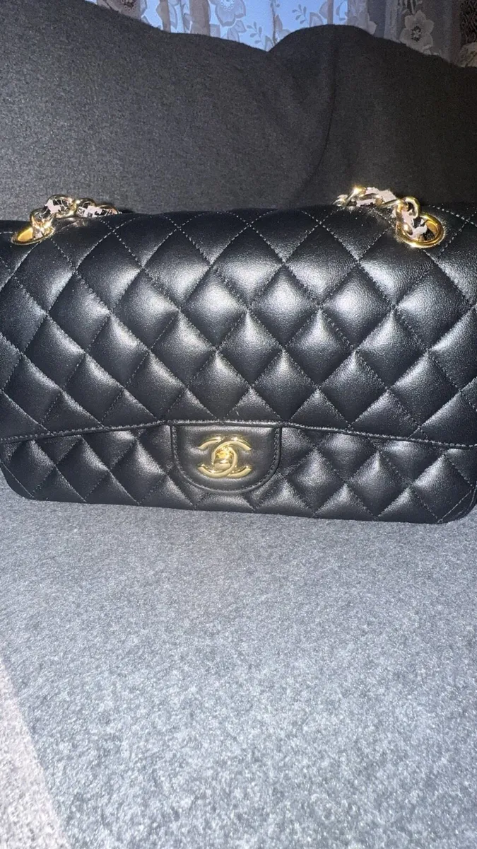 Chanel hand bag - Image 2