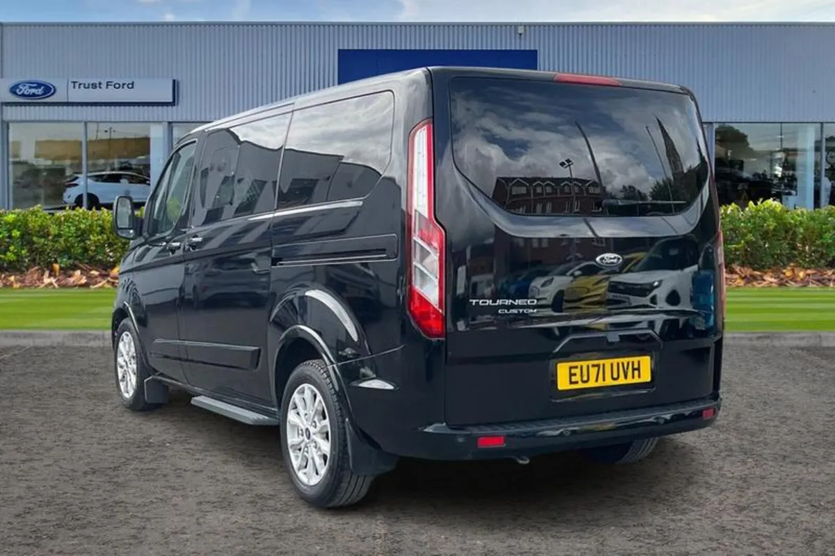 Ford Tourneo Custom L1  FWD 2.0 EcoBlue 130ps L/R - Image 2