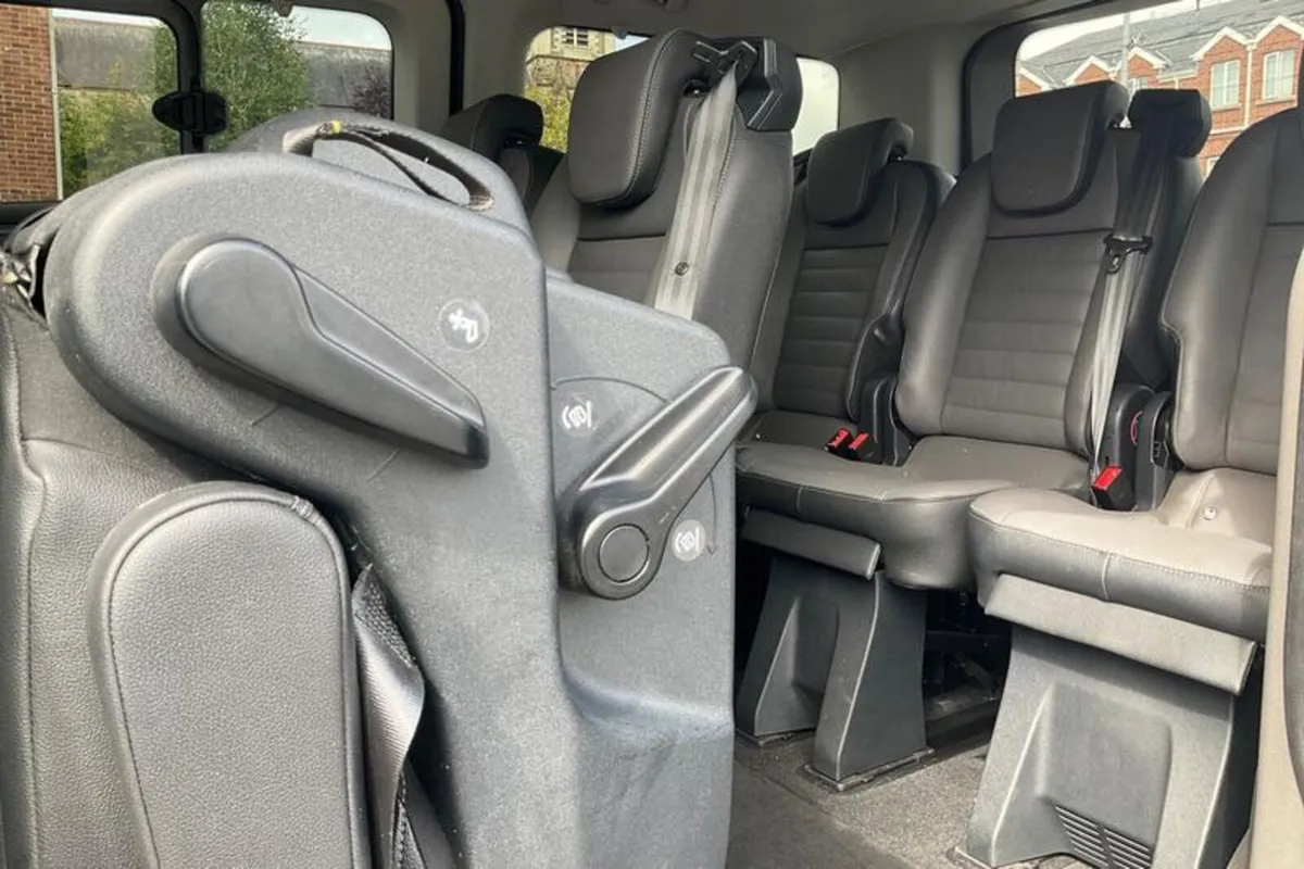 Ford Tourneo Custom L1  FWD 2.0 EcoBlue 130ps L/R - Image 4
