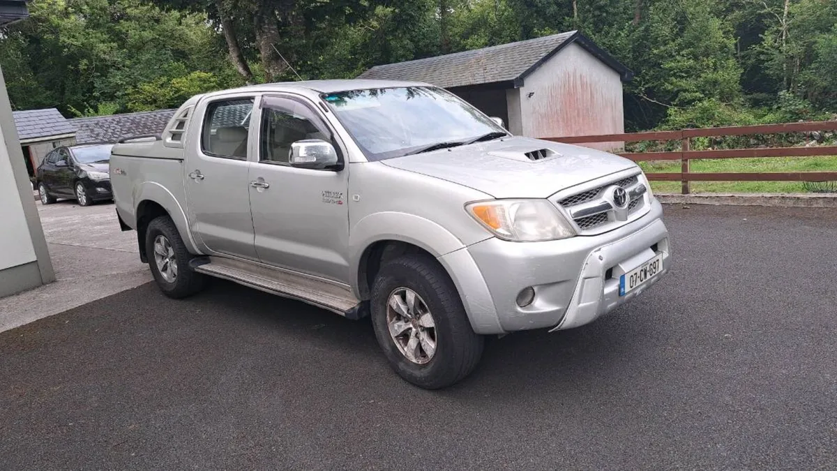 2007 toyota Hilux jeep - Image 1