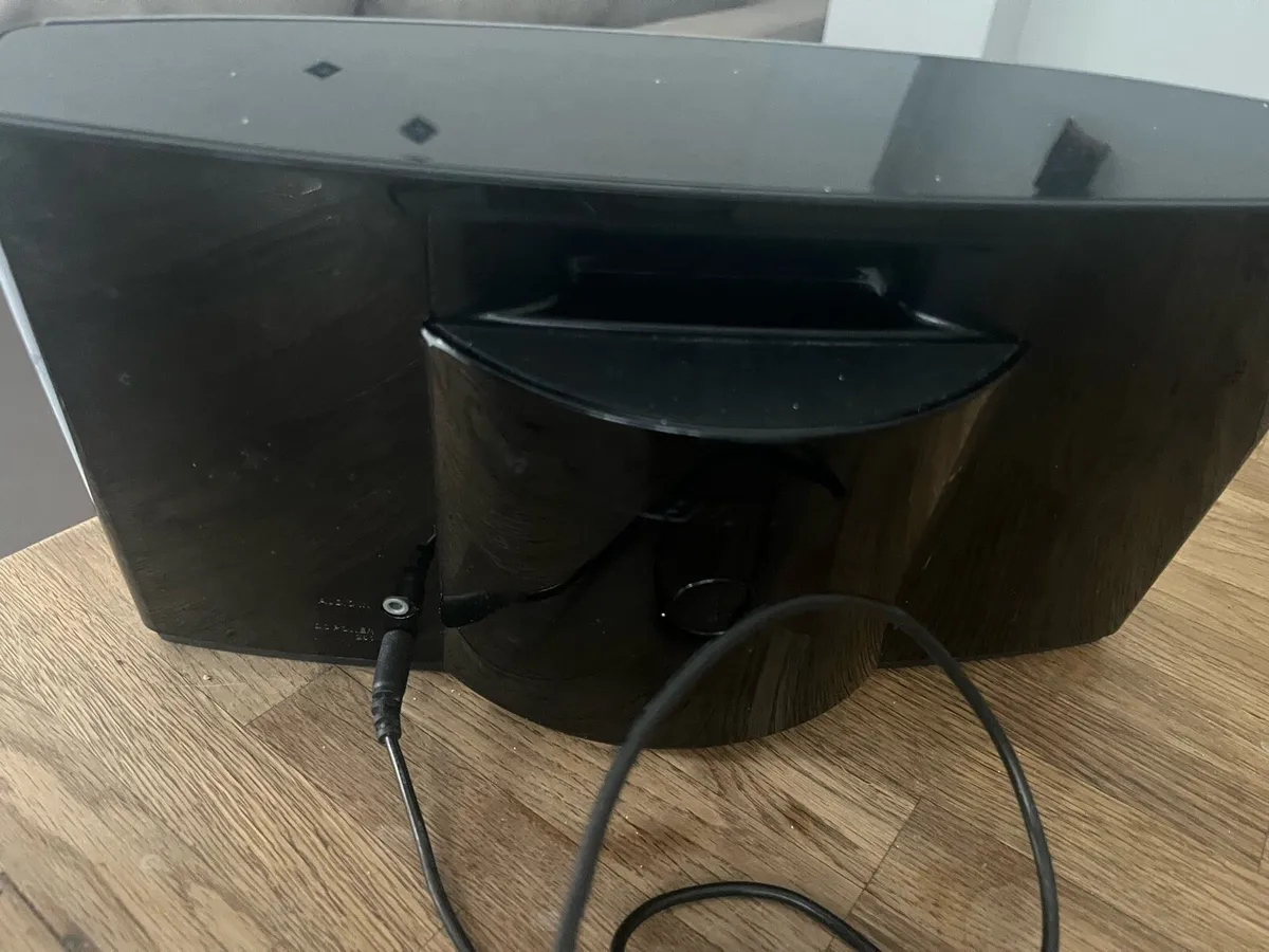 BOSE SoundDock Portable digital music System - Image 3