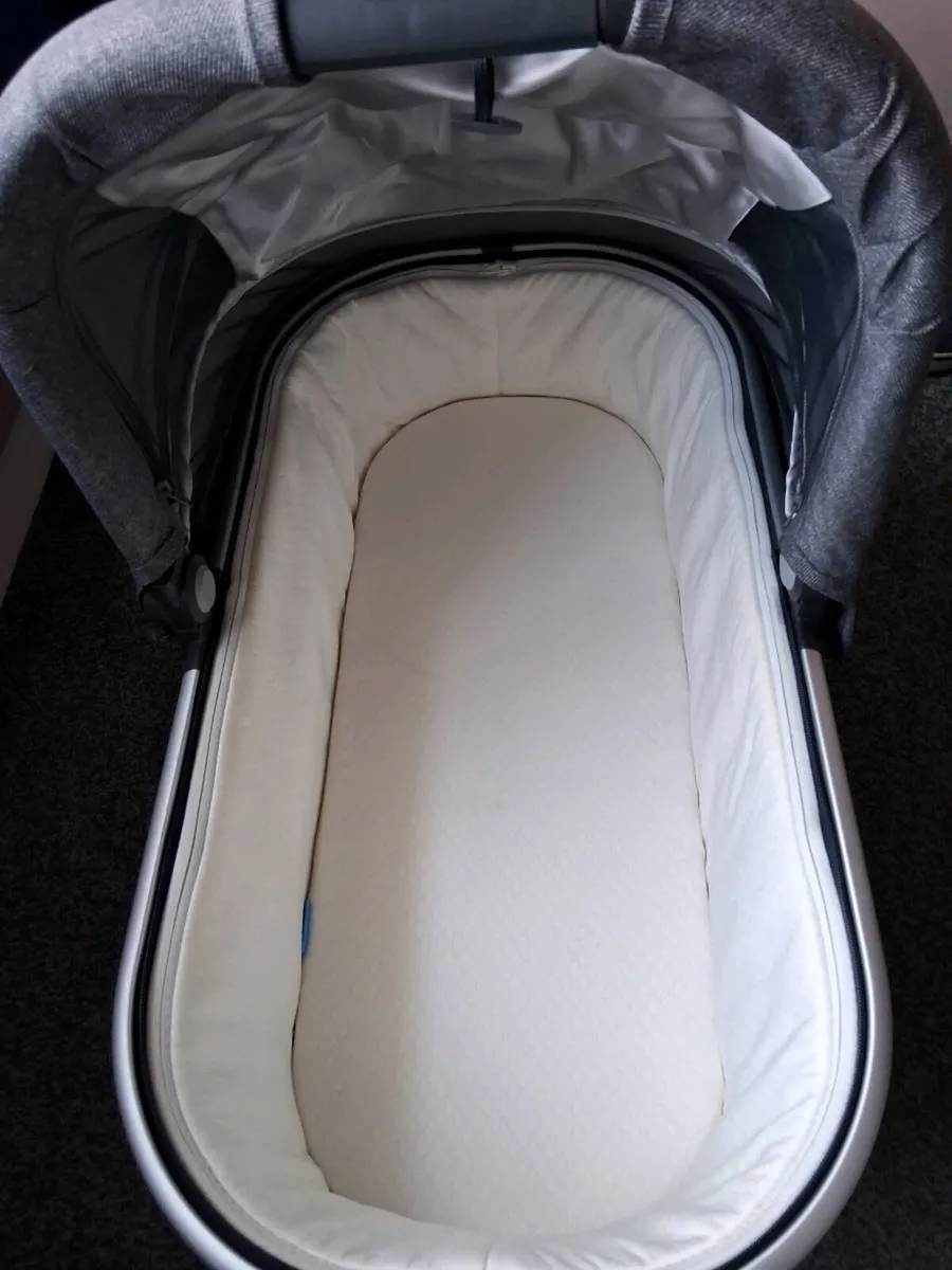 Uppababy Vista pram system - Image 2