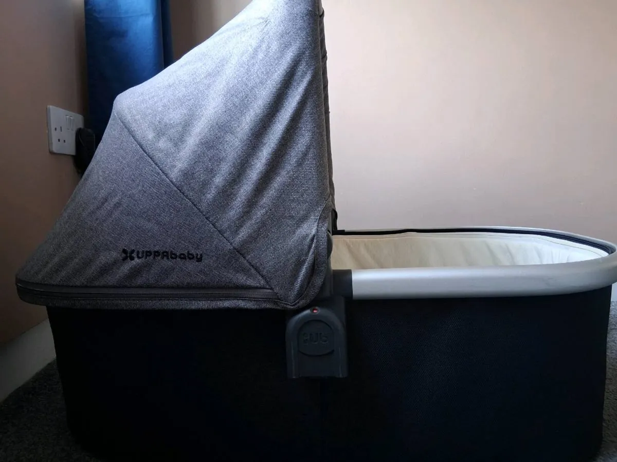 Uppababy Vista pram system - Image 3