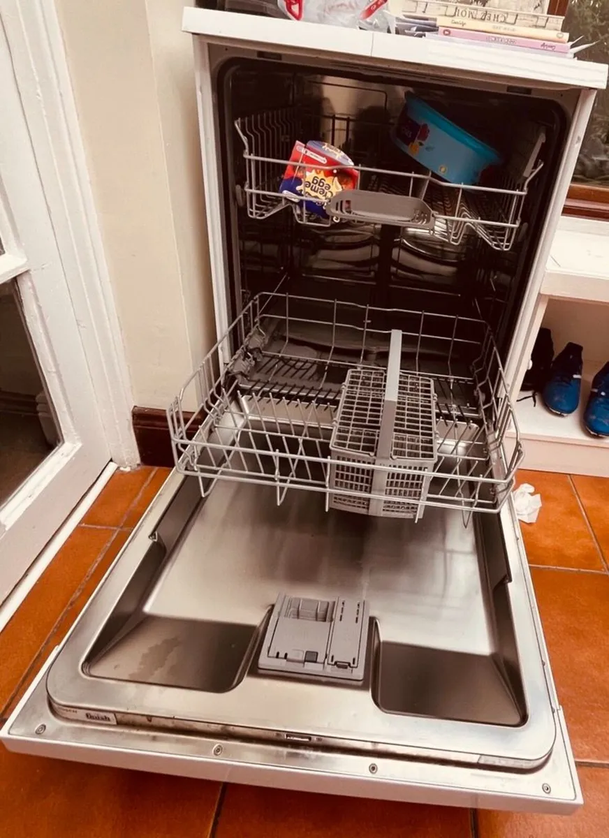 Bosch Series 2 Freestanding Dishwasher – SMS40C32G - Image 4
