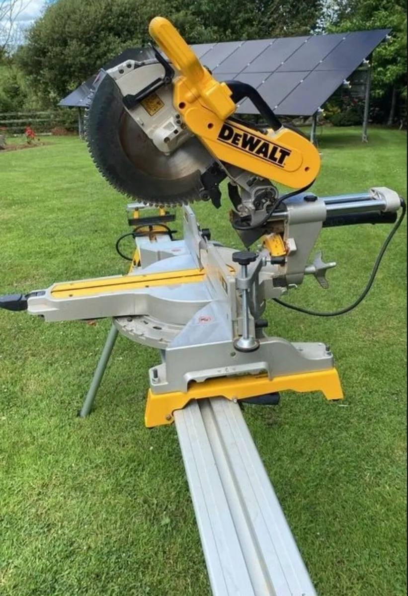 DeWALT DWS780 Mitre Saw - Image 2
