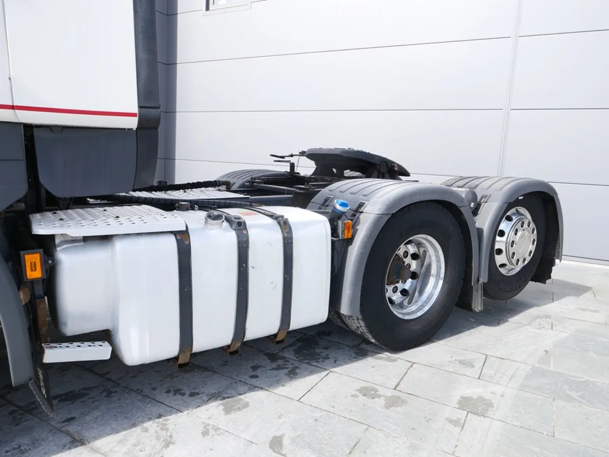 Scania R490 - Highline - 6x2 Tag - T1-03309 - 2015 - Image 4