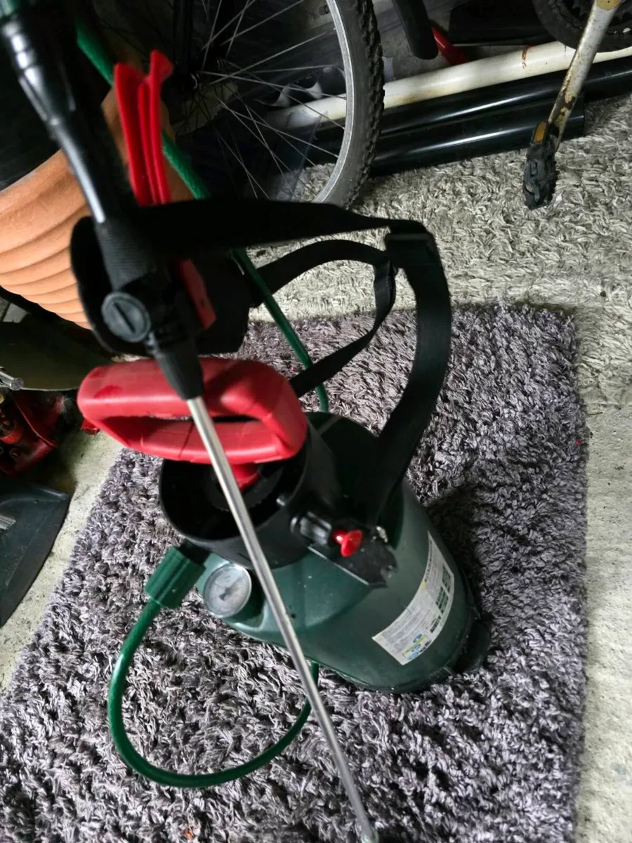 Water  sprayer - Image 1