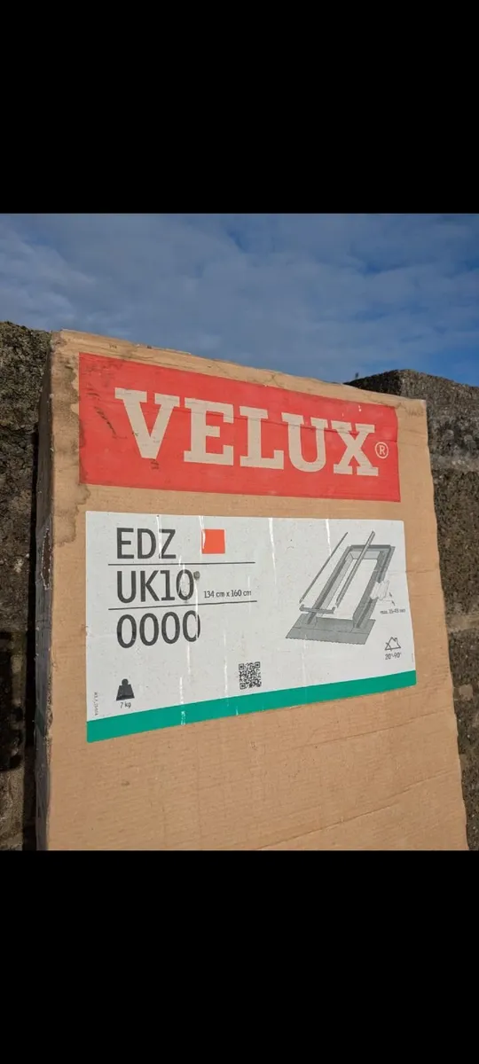 Big VELUX Roof window 134x160 - Image 4