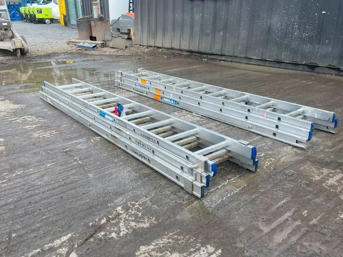 Triple Extension Aluminium Ladder - Image 3