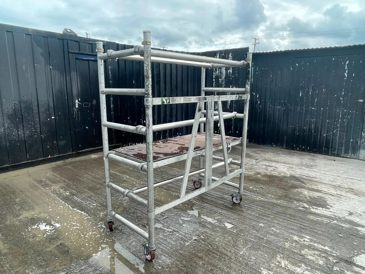 Mobile Aluminium Tower Platform / Podium Step - Image 1