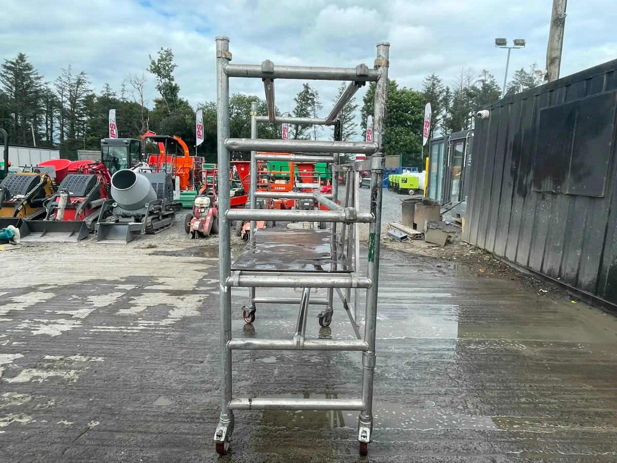 Mobile Aluminium Tower Platform / Podium Step - Image 4