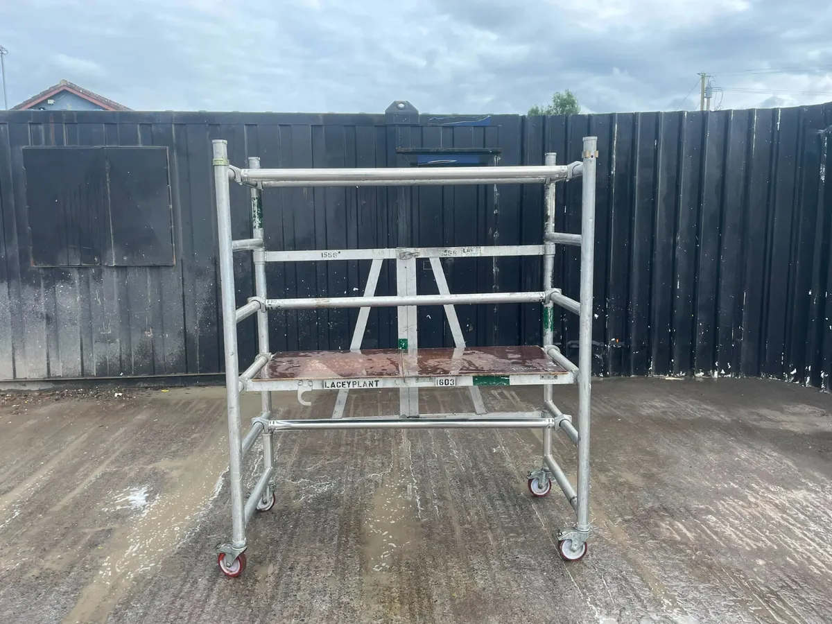 Mobile Aluminium Tower Platform / Podium Step - Image 2