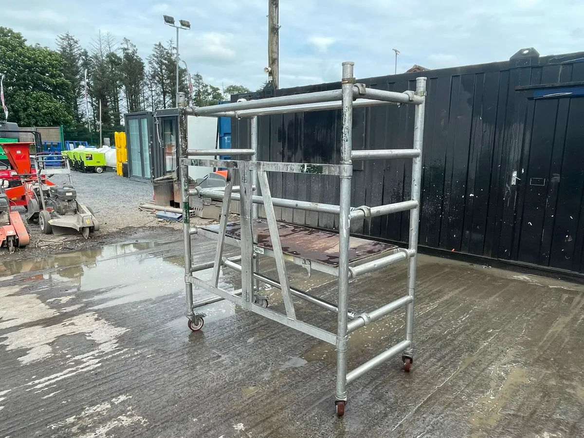Mobile Aluminium Tower Platform / Podium Step - Image 3