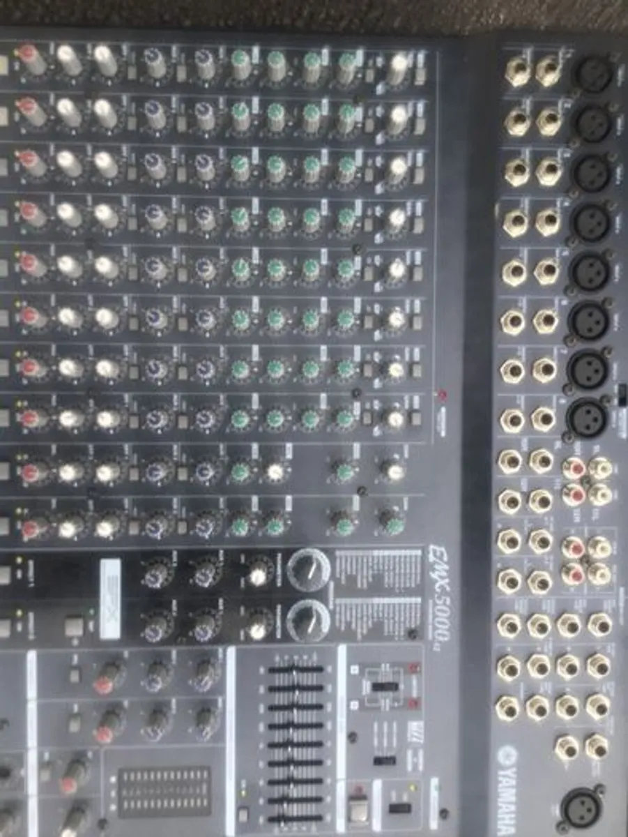 Yamaha powered mixer - Image 1