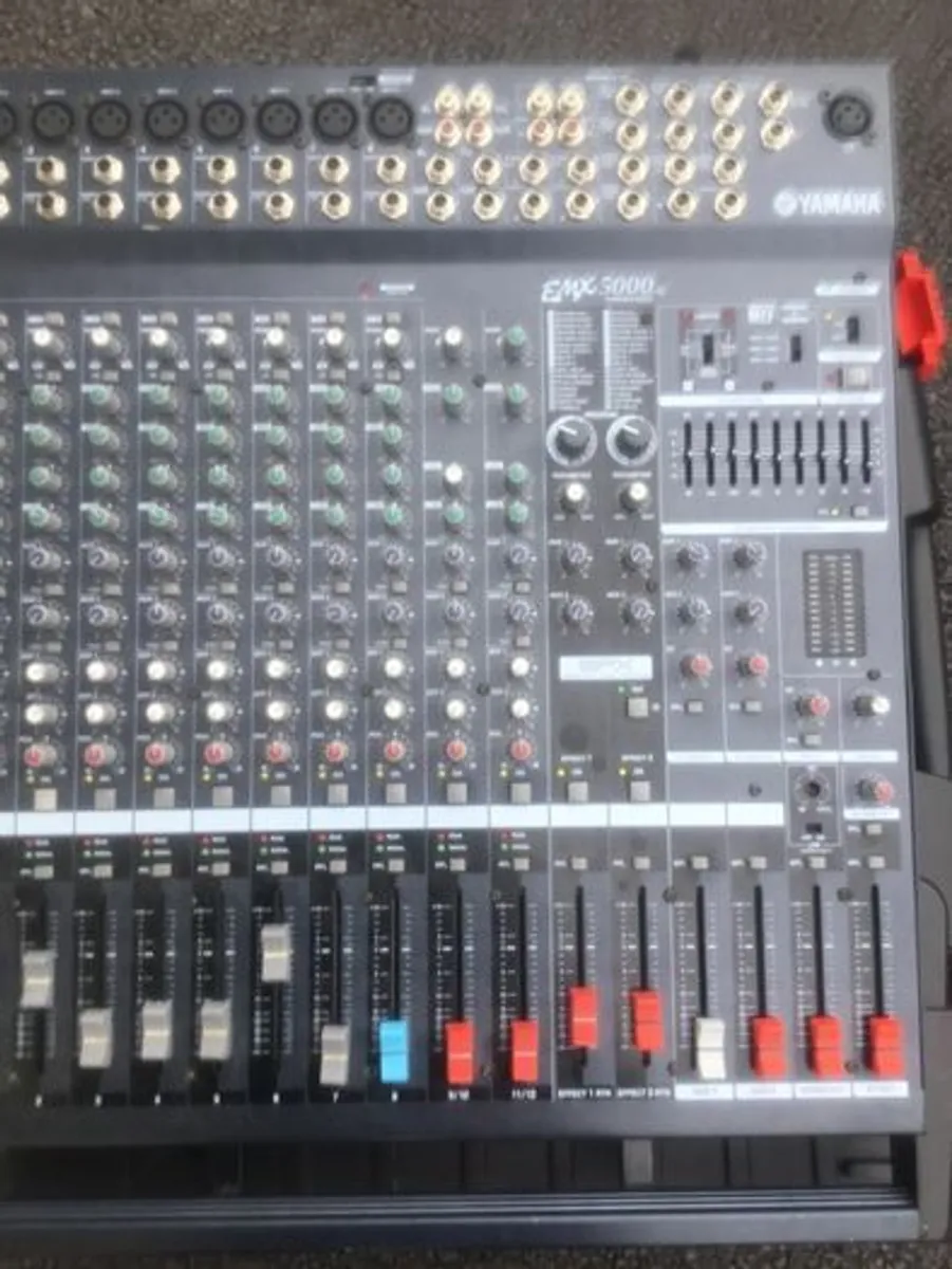 Yamaha powered mixer - Image 3