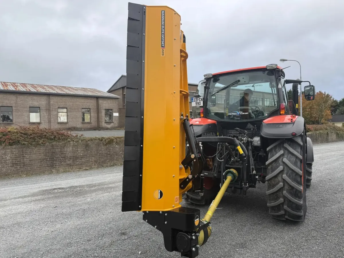 McConnel Magnum Elite Offset 225 Flail Mower - Image 4