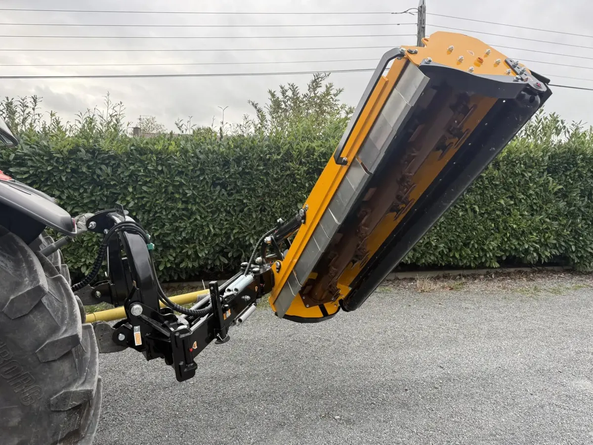 McConnel Magnum Elite Offset 225 Flail Mower - Image 3