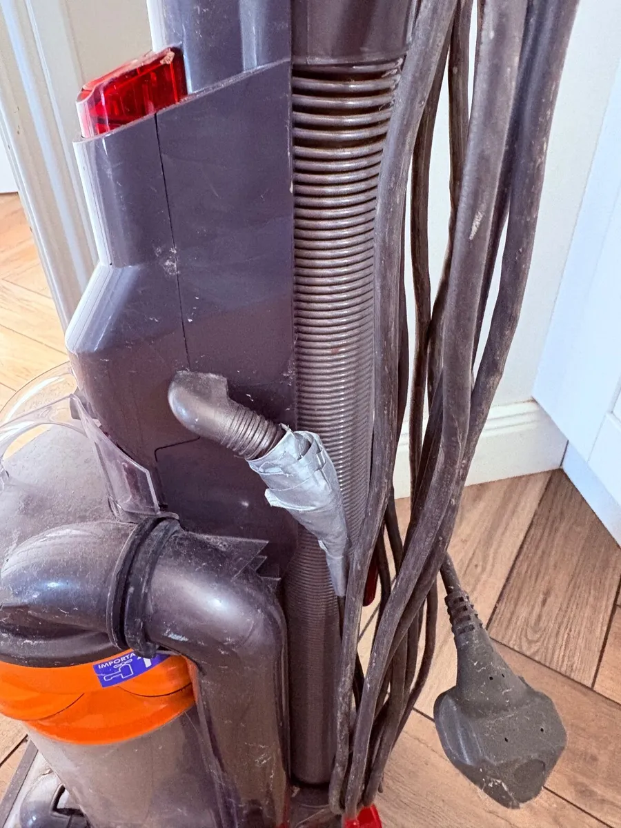 Dyson DC25 Upright Vacuum - Image 3