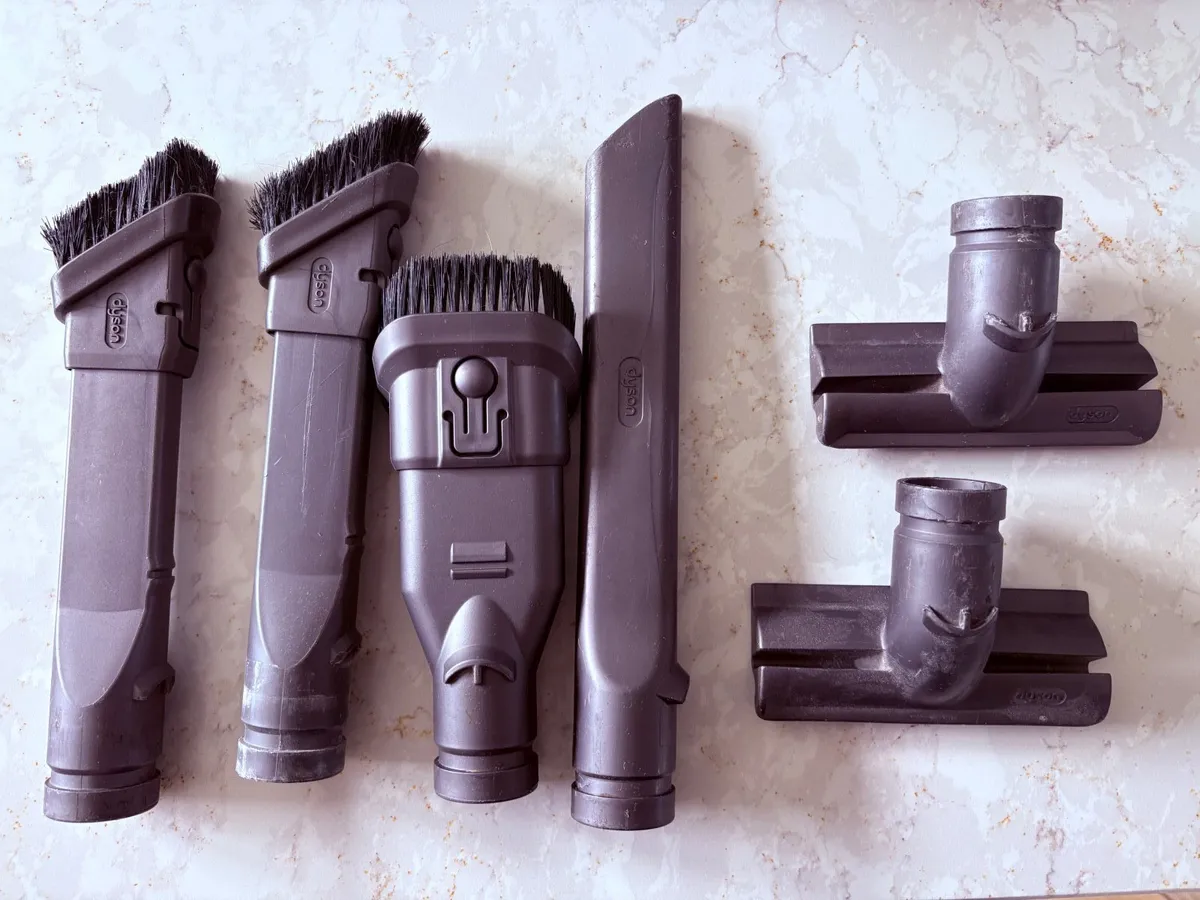 Dyson DC25 Upright Vacuum - Image 4