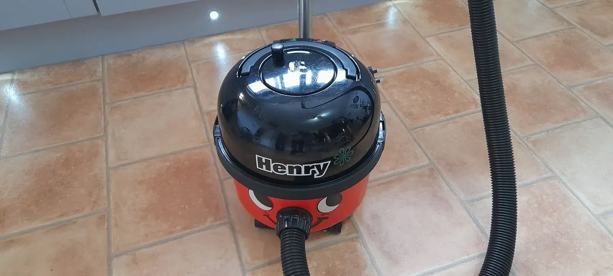 Henry vacuum cleaner - Image 1