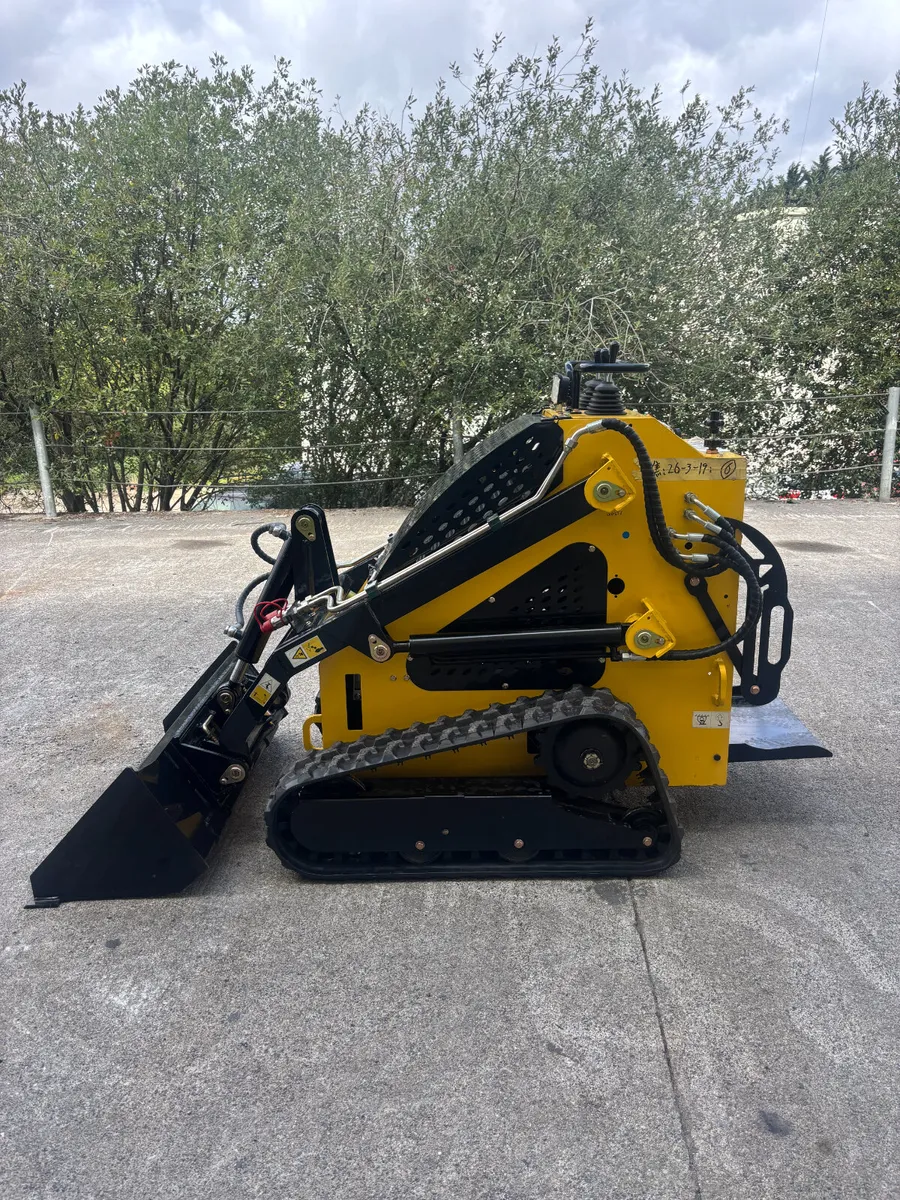 Delano T360 Tracked Pedestrian Skidsteer - Image 2