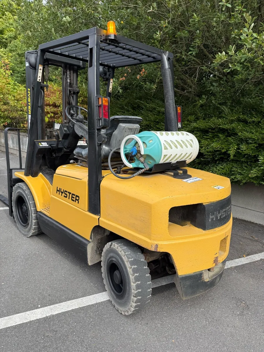 Forklift - Image 3